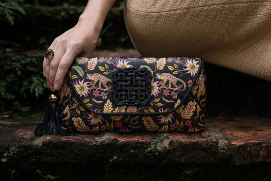 Canopy Chorus Envelope with Obsidian Stone